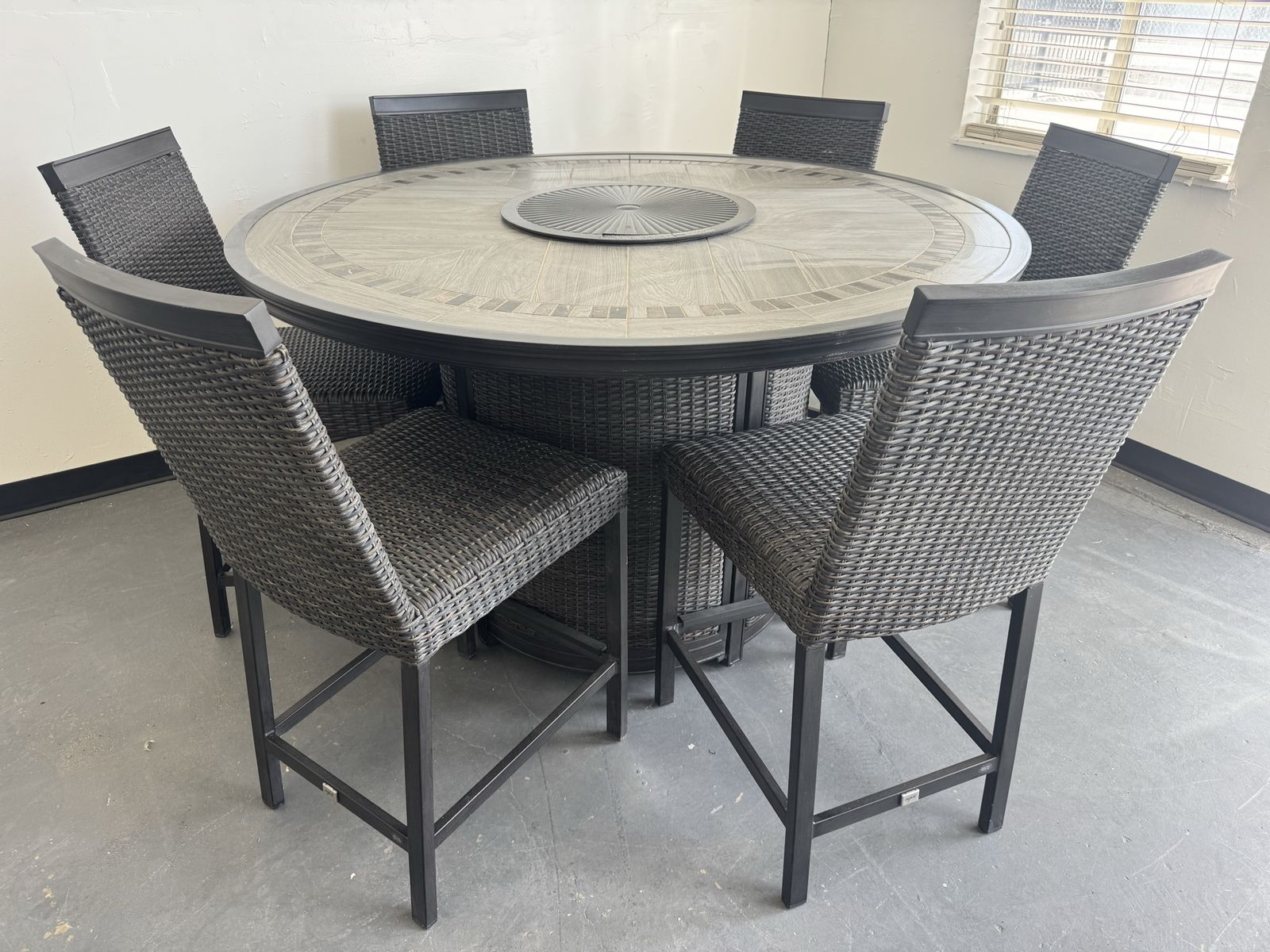 COSTCO AGIO OUTDOOR FIRE TABLE AND CHAIR PATIO SET