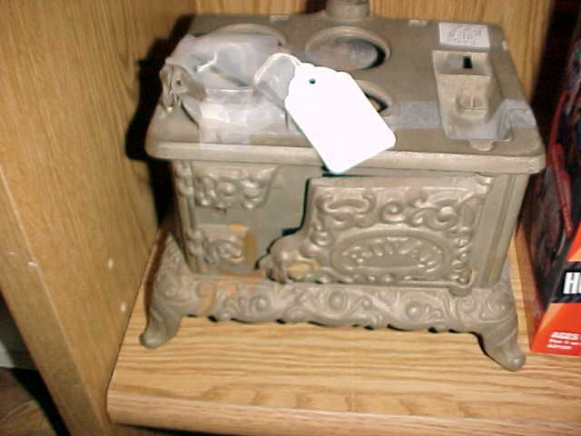 Antiques  ,  Vintage  and Collectibles