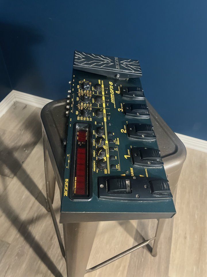 Zoom GFX-8 Multi Effects Processor Pedals