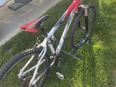 Diamondback Apex Mountain Bike