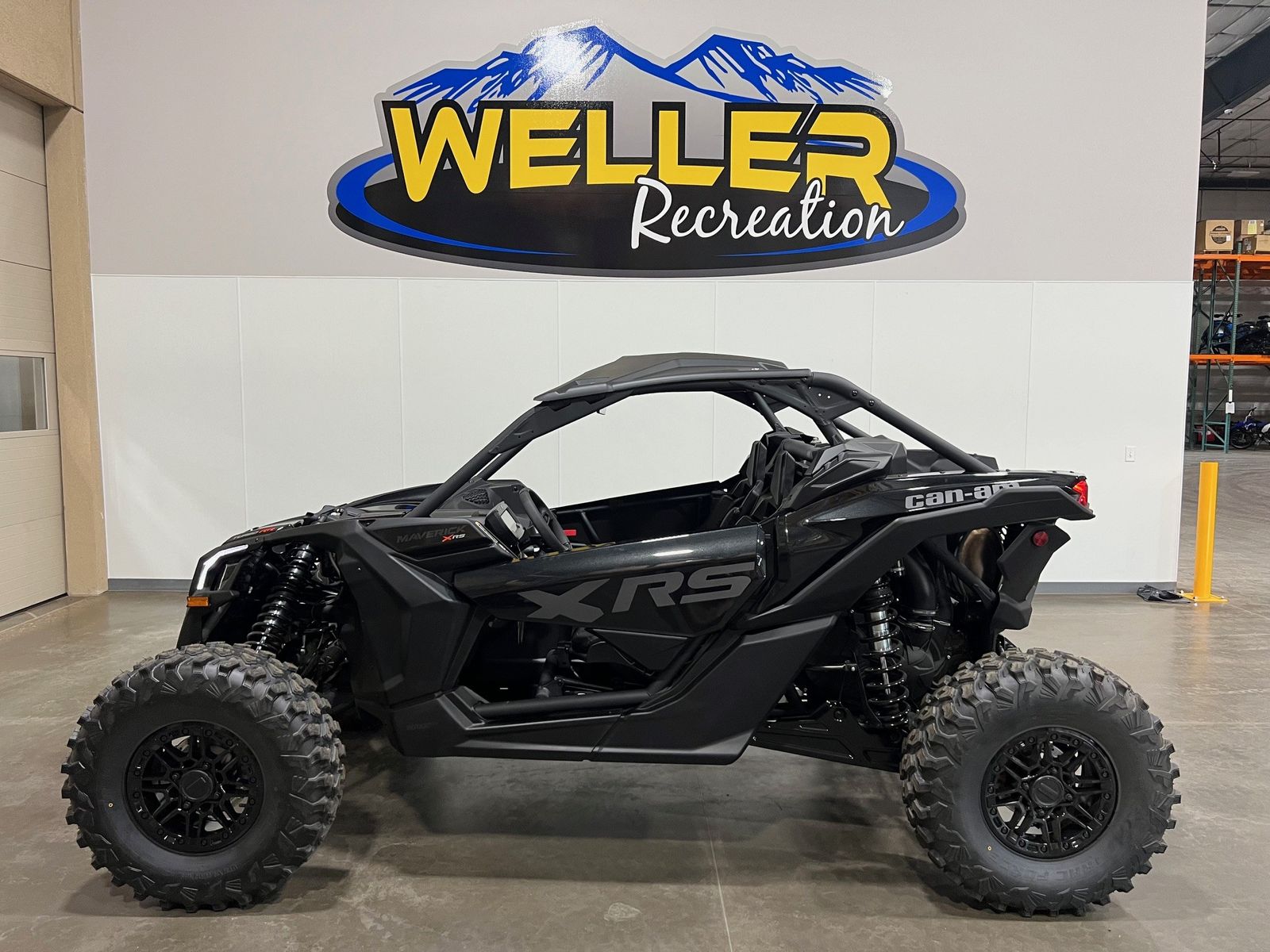2025 CAN-AM UTV Maverick X rs TURBO RR                    Triple Black