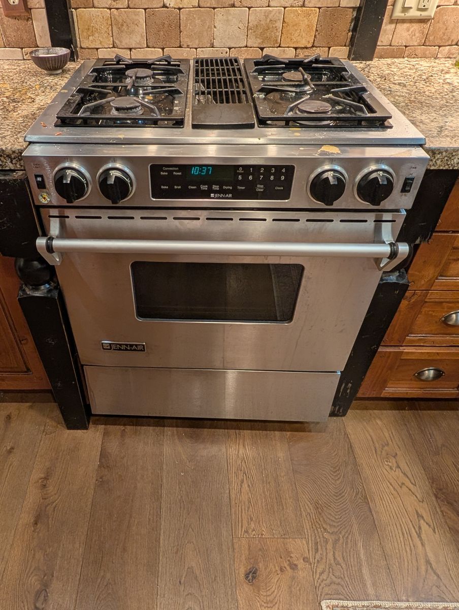 JennAir Downdraft Dual Fuel Range – Gas Cooktop / Electric Convection Oven – $475