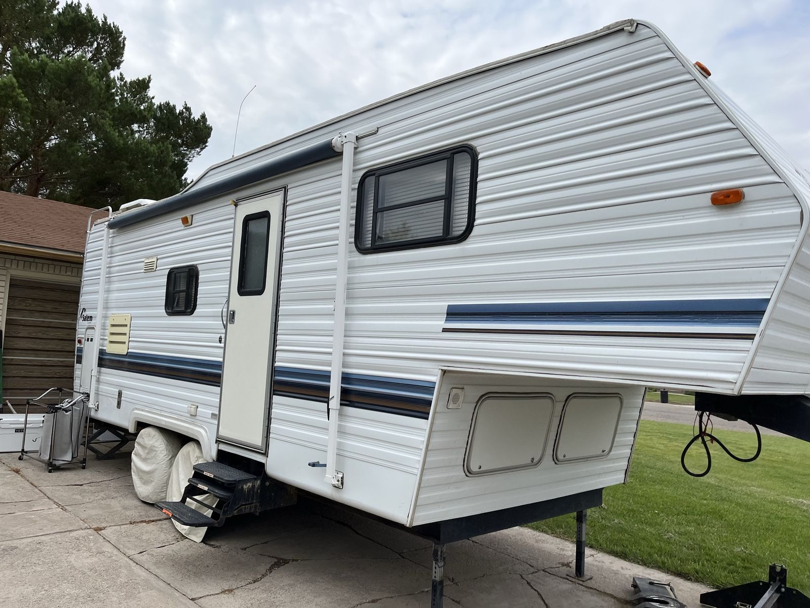 1996 Salem 5th Wheel Travel Trailer RV with Awning 