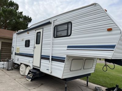 1996 Salem 5th Wheel Travel Trailer RV with Awning