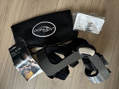 DonJoy Armor Knee Brace with Mesh Bag - Right Leg