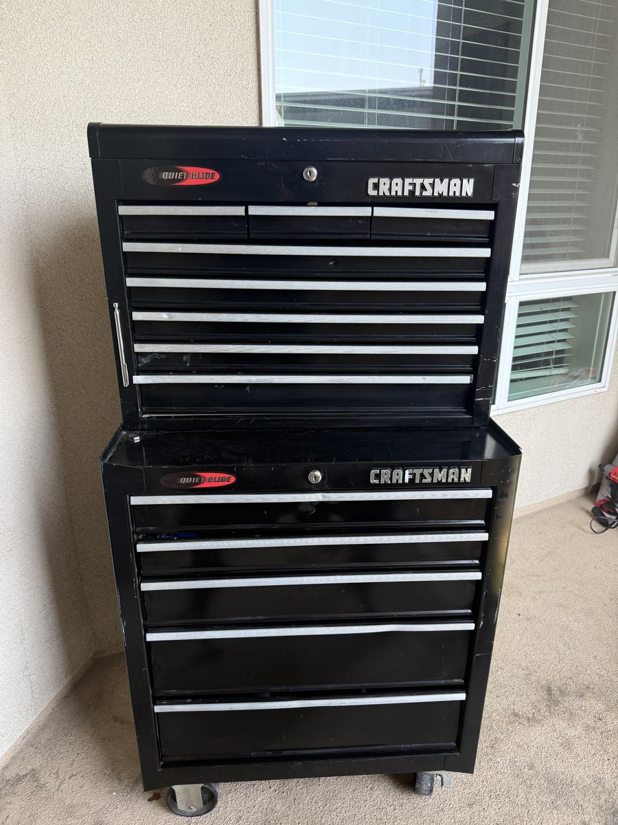 Craftsman Rolling Tool Chest Loaded With Tools