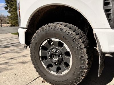 Goodyear Wrangler 285/75r18