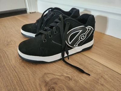 Heelys Kids Black Roller Shoes Size 4 with Wheels and Removal Tool