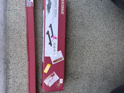 Yakima Roof Rack System with FatCat EVO 6 Ski Rack