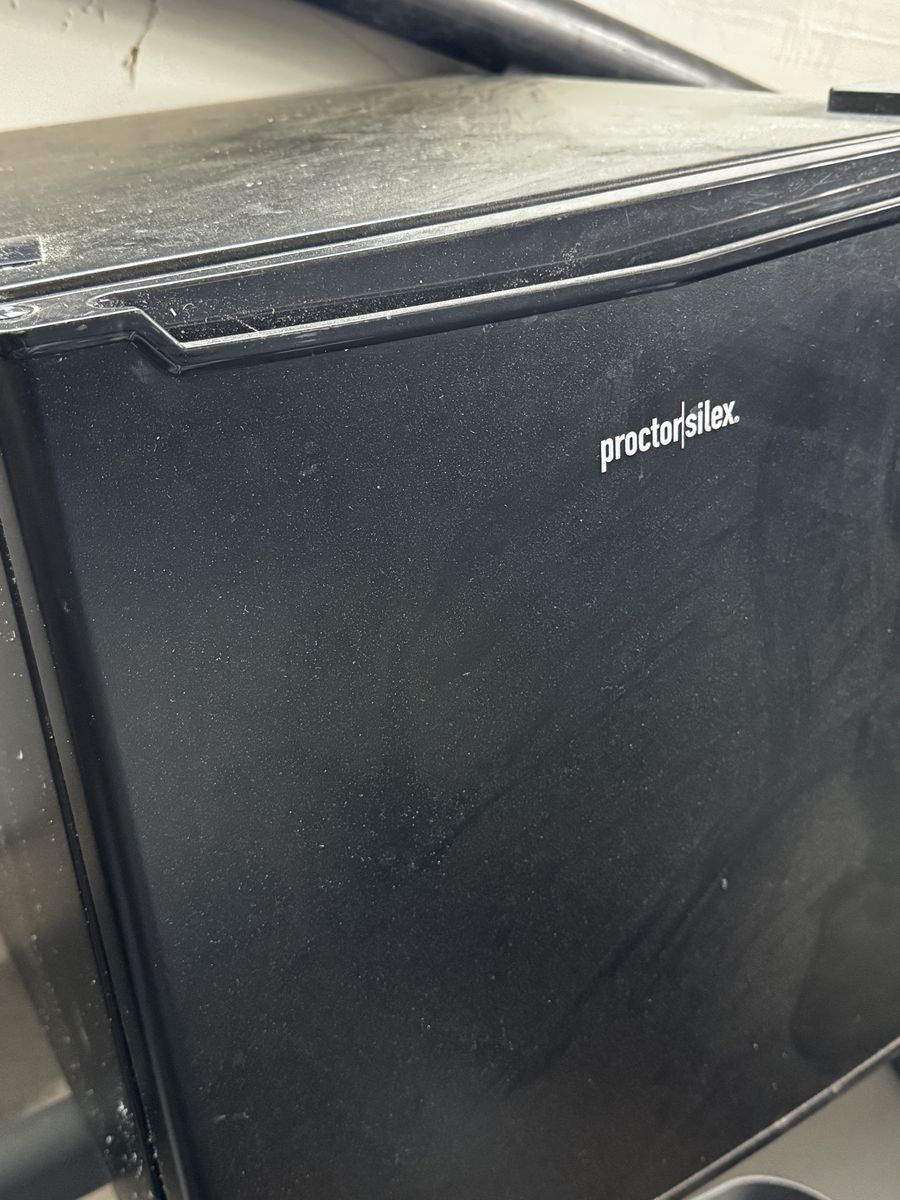 Proctor Silex Black Compact Refrigerator - Mini Fridge