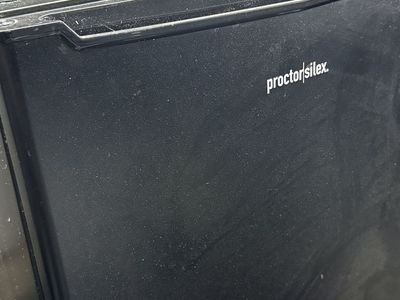 Proctor Silex Black Compact Refrigerator - Mini Fridge