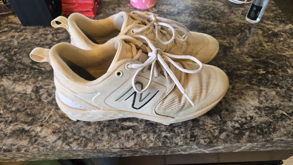 New Balance Fresh Foam 3000v5 Molded Baseball Cleats Size 8.5 Tan/White