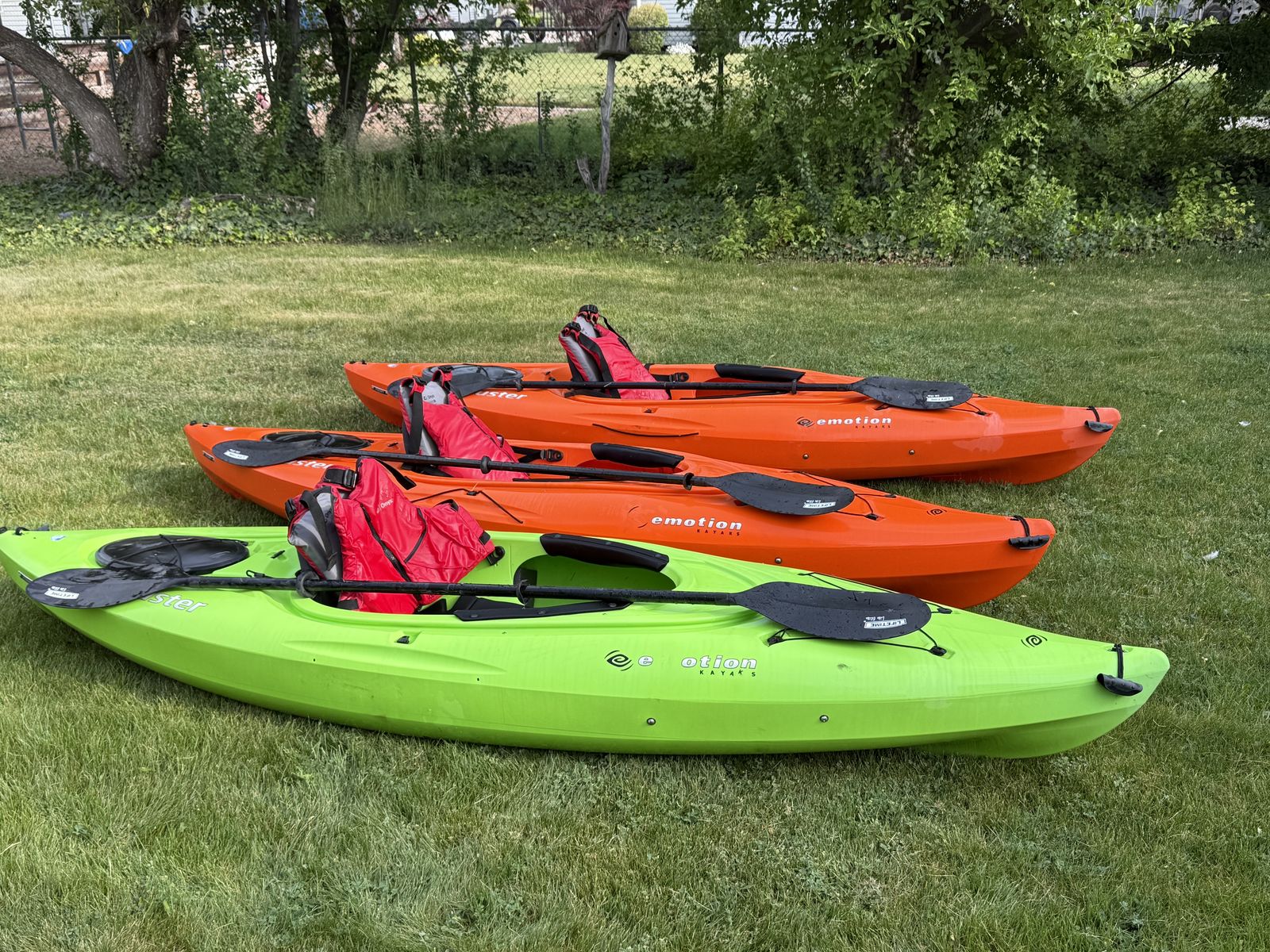 Cabela's emotion kayaks 10'