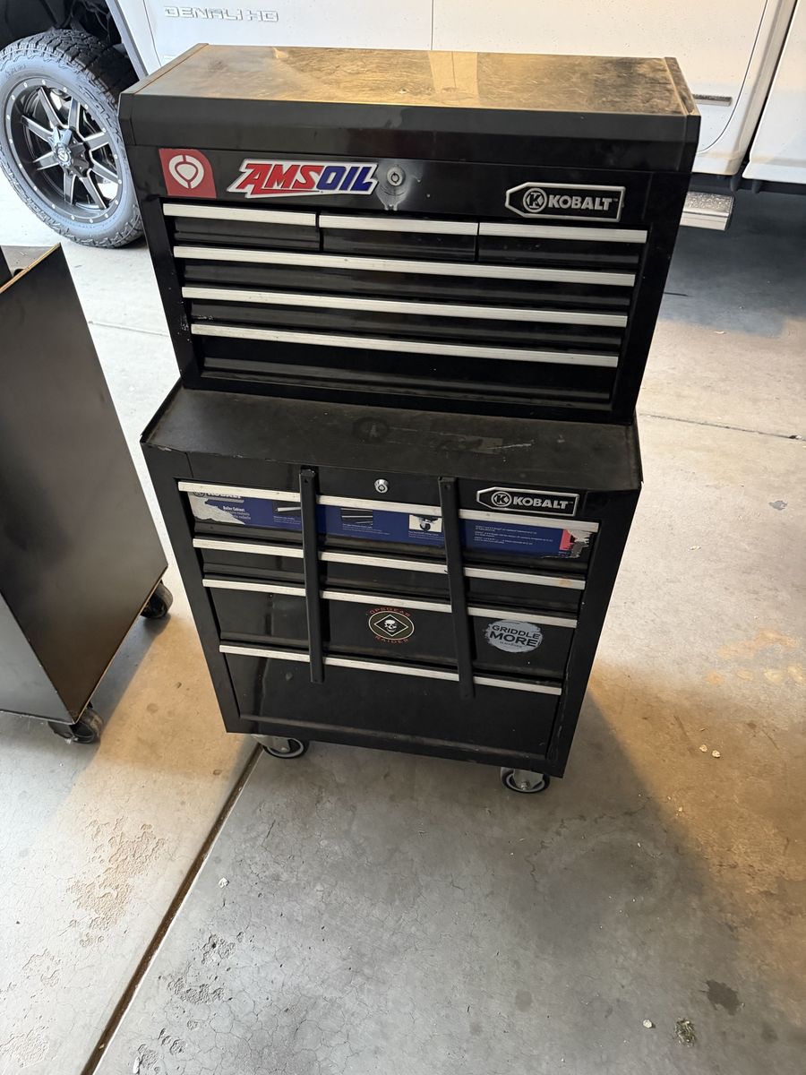 2 tool chest. 1 shop vac