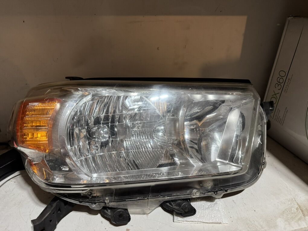 Toyota 4Runner Headlight