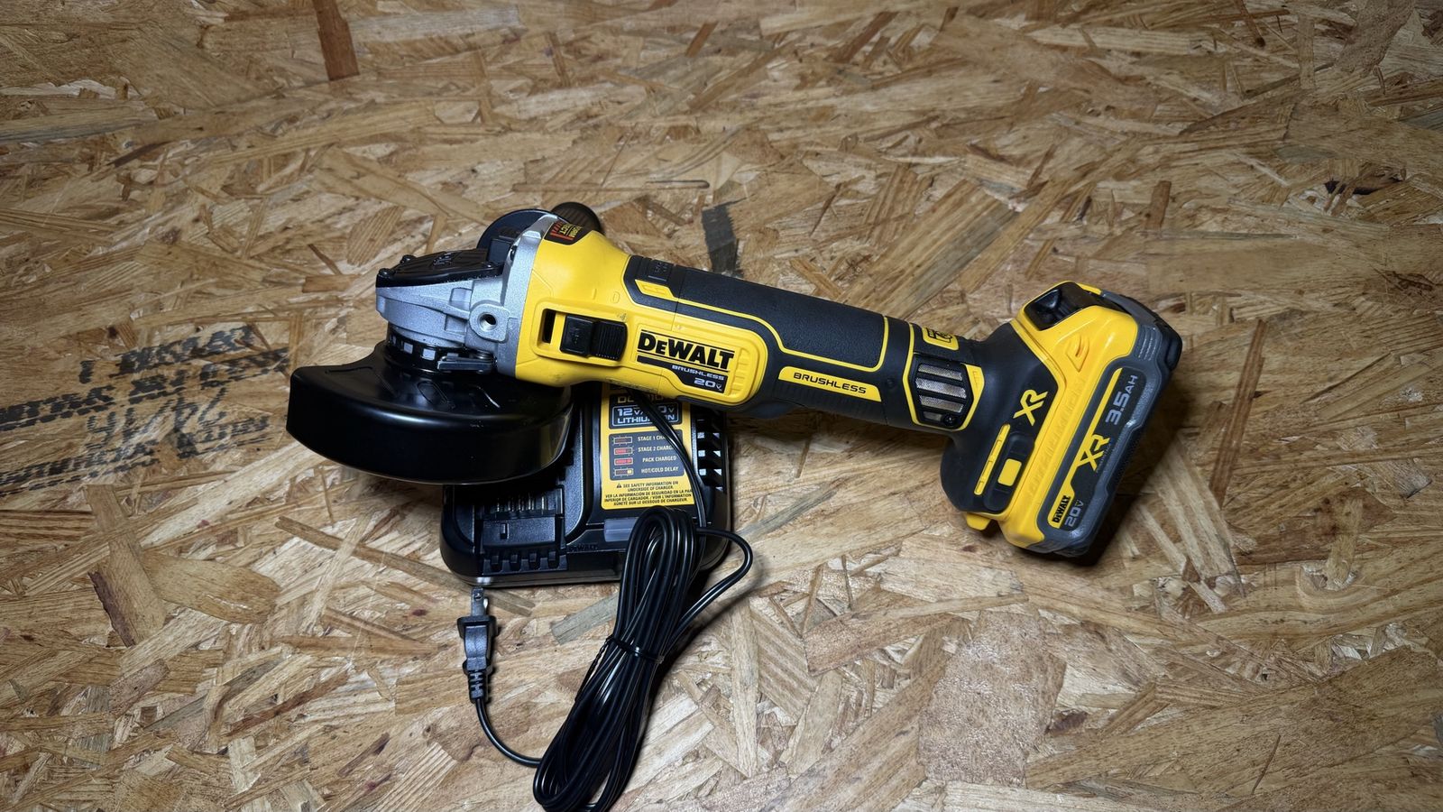 20V MAX XR Cordless Brushless 4.5 in. Slide Switch Small Angle Grinder with Kickback Brake with battery & charger