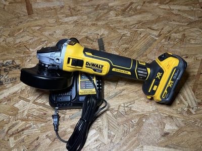 20V MAX XR Cordless Brushless 4.5 in. Slide Switch Small Angle Grinder with Kickback Brake with battery & charger
