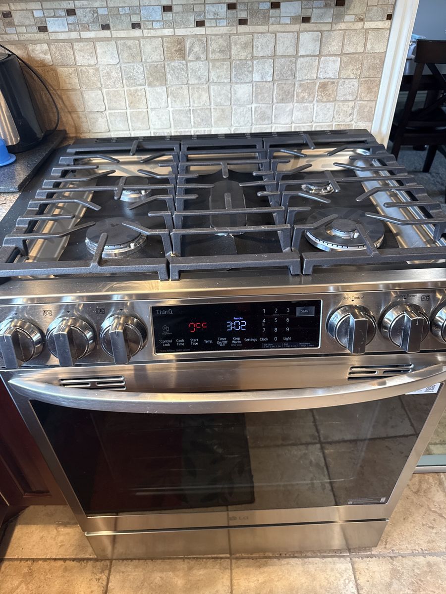 LG ThinQ 5-Burner Gas Range Oven with Smart Features - Stainless Steel