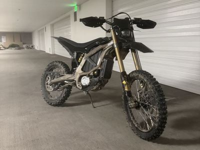 Surron Ultra Bee, like new, low miles