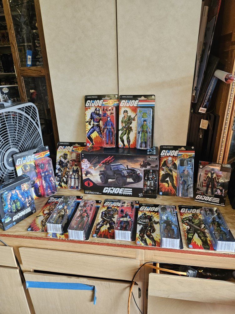 G.I. Joe Classified Series Action Figures & Cobra Stinger Vehicle Lot Sealed