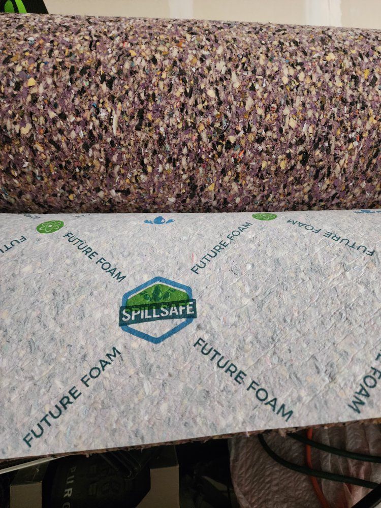 future foam spillsafe 8 pound new carpet pad 1.67 rolls ~275 square feet