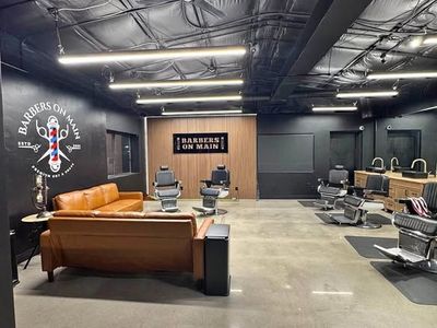 Barber shop booth lease (First 4 weeks free)