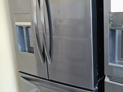 NEW 28cf Black Stainless~1 Year Factory Warranty~Water and Ice Dispensers