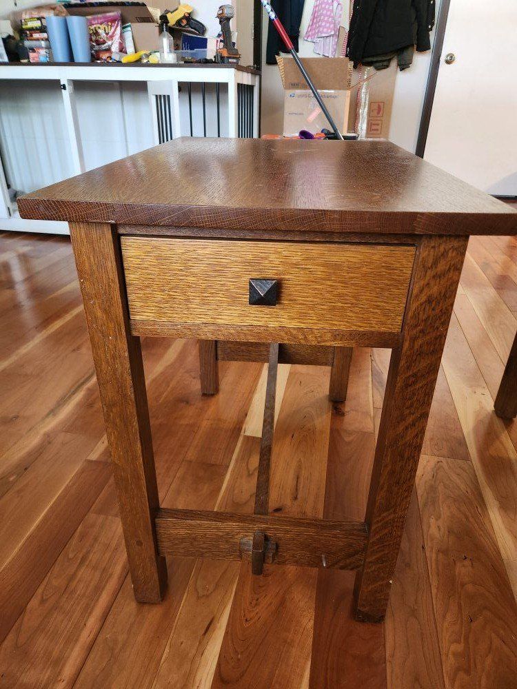#22 Stickly Mission Collection End Table