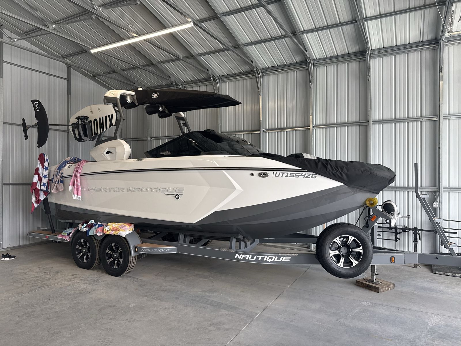 2019 Nautique G23 low hours