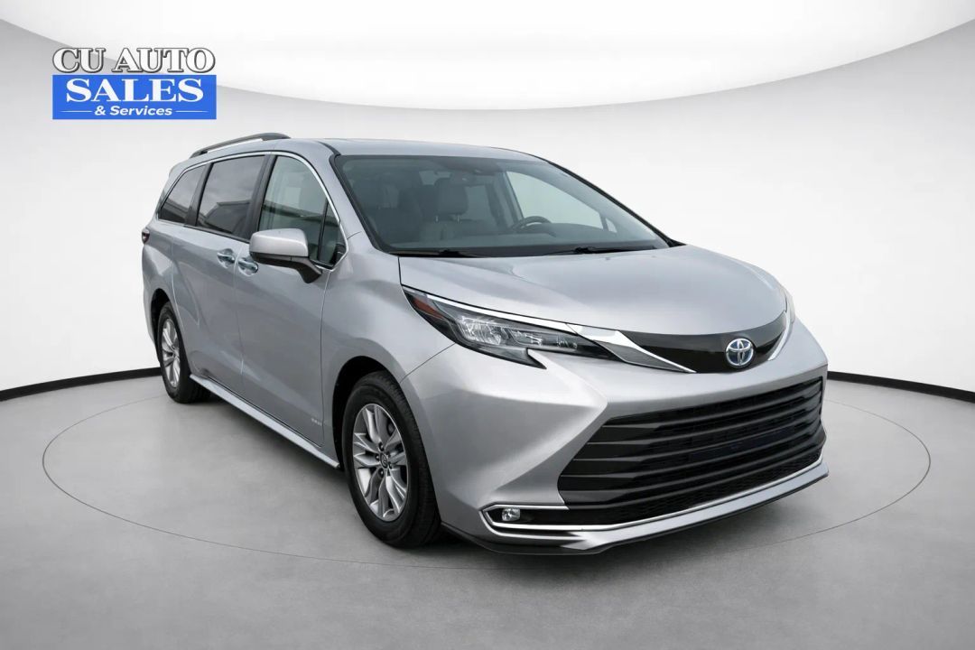 2024 Toyota Sienna XLE 8-Passenger