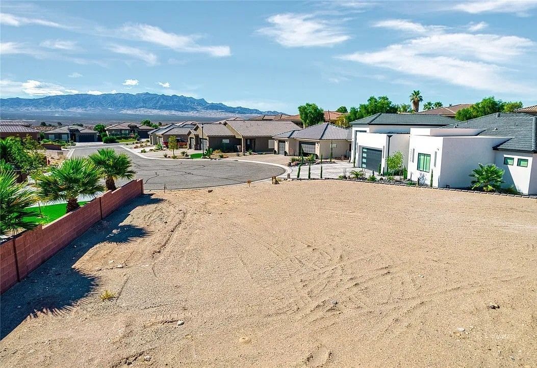 PRIME BORDER LOT- Near Southern Utah, in AZ and Enjoy Mesquite NV Lifestyle  - Open to property swap