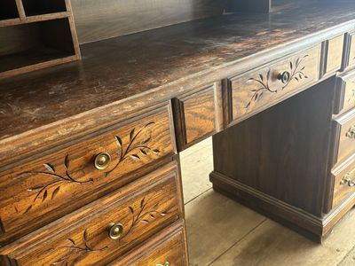 Roll top desk