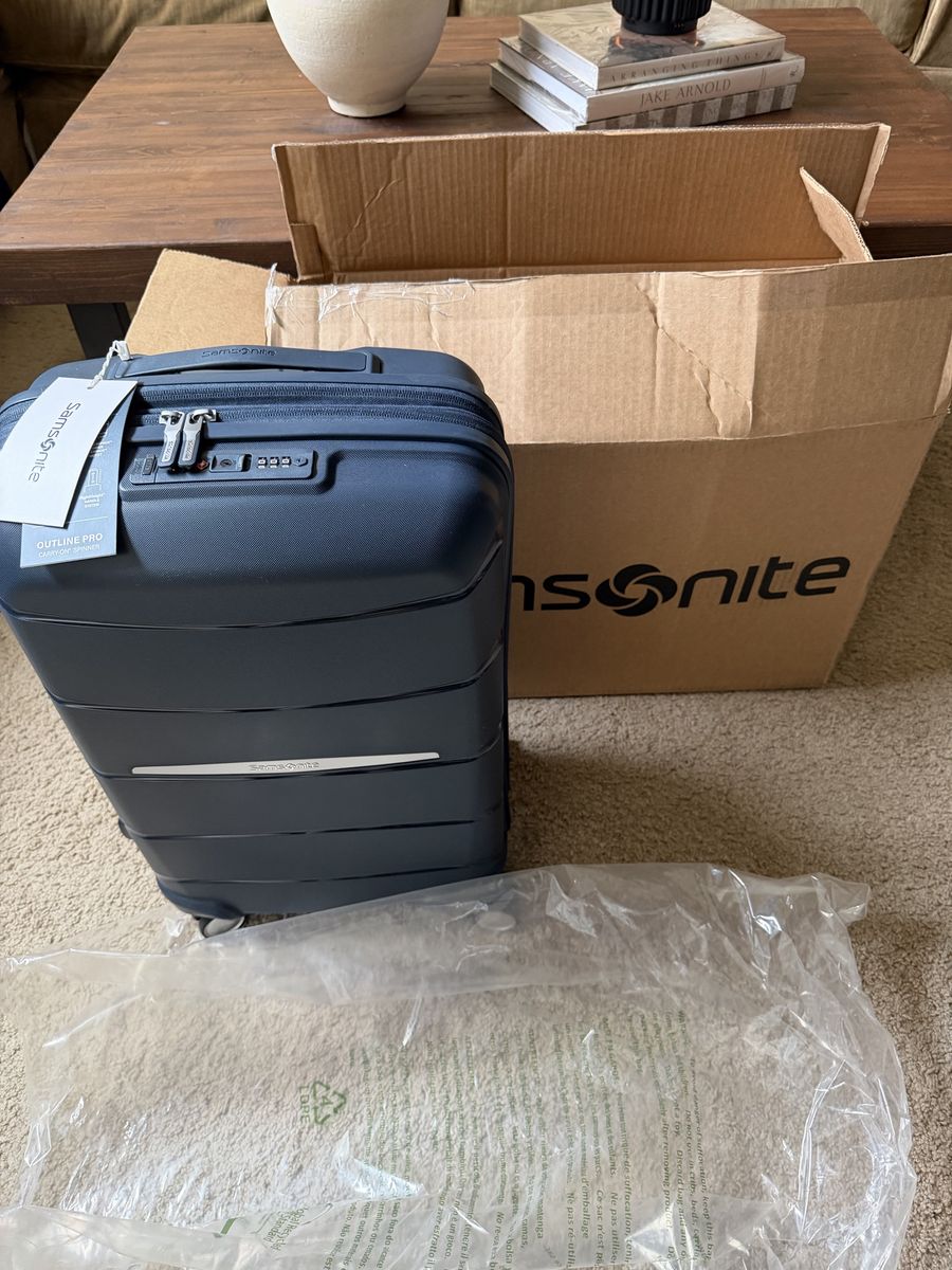 Samsonite Outline Pro Midnight Blue Carry-On Spinner with TSA Lock - 10 Year Warranty