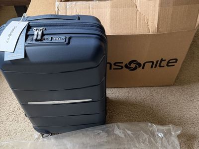 Samsonite Outline Pro Midnight Blue Carry-On Spinner with TSA Lock - 10 Year Warranty