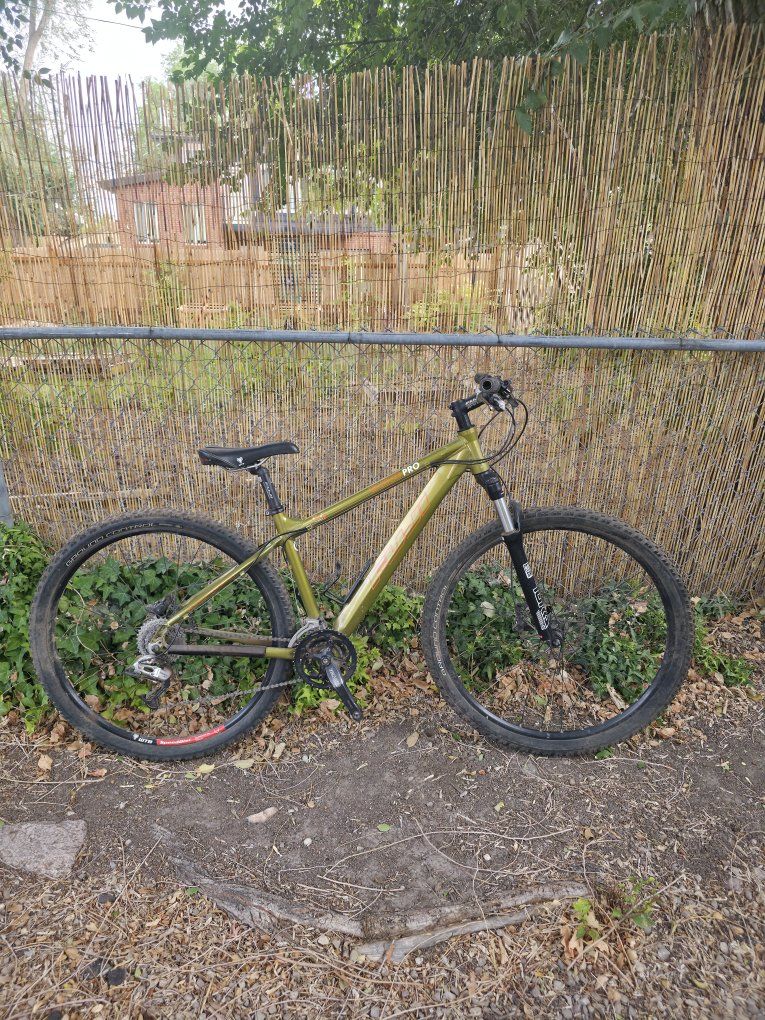 Fuji Tahoe Pro Mountain Bike - Hardtail, RockShox Tora, Green, 29er