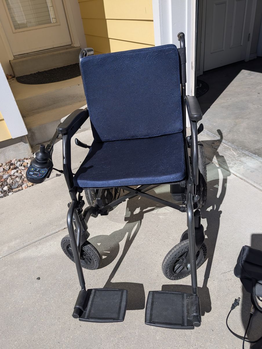 DEMOTOUR HBLD3-A Foldable Electric Wheelchair