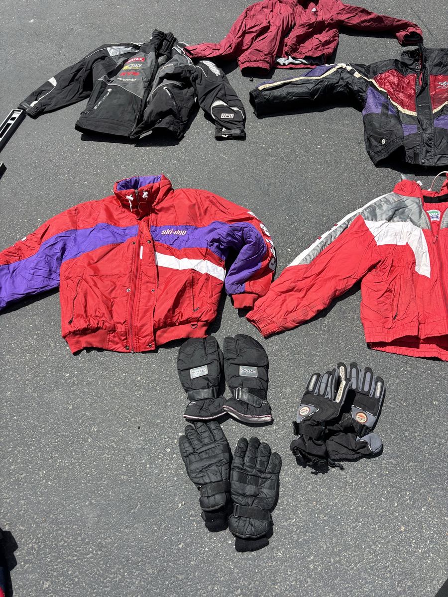 Ski-doo Winter Ski Jacket and Gloves Snowmobile Outerwear Bundle