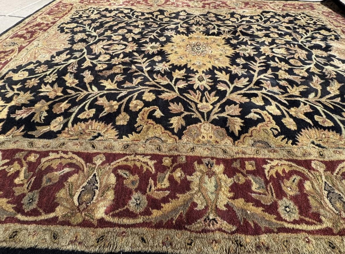 Elegant Traditional Area Rug - Black, Gold, and Burgundy Floral Pattern