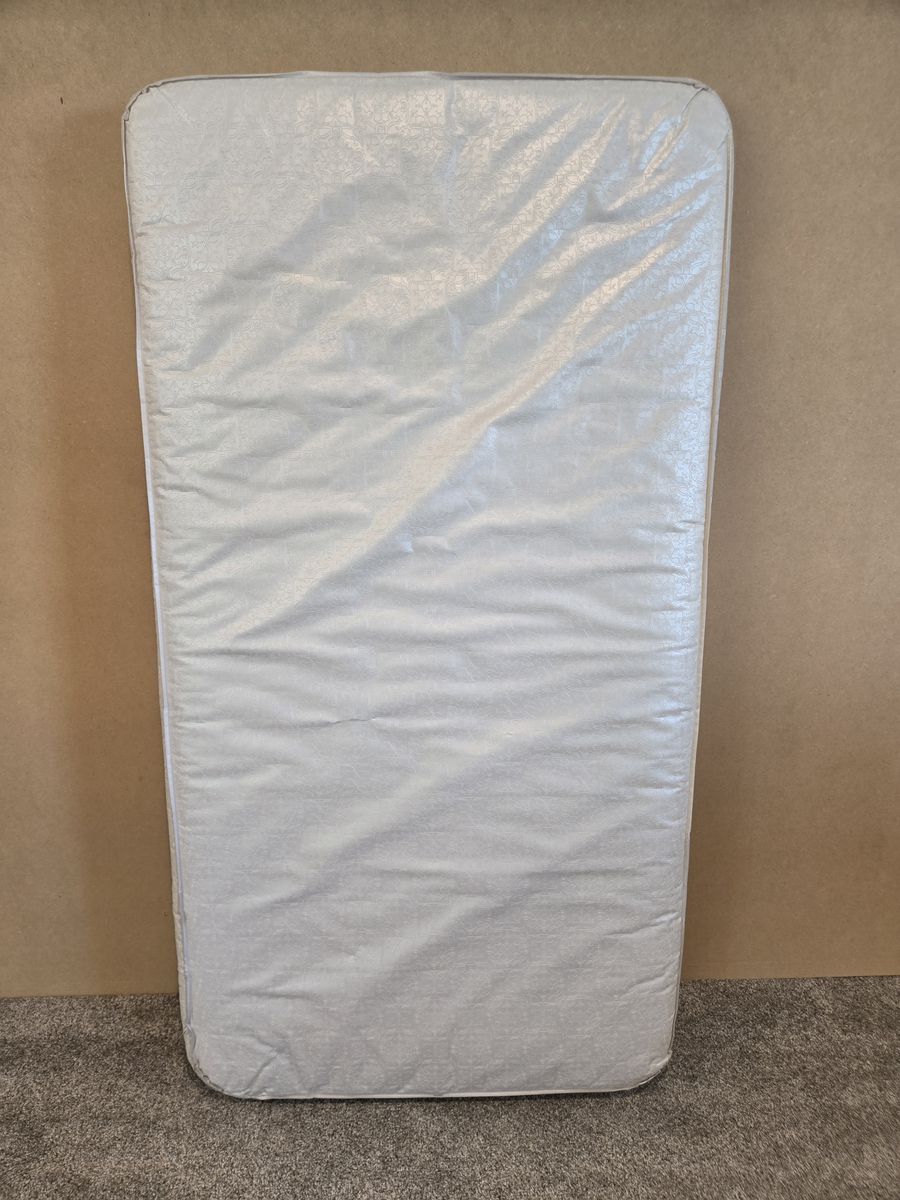 Sealy Signature Brilliant Nights 2-stage baby/toddler crib mattress