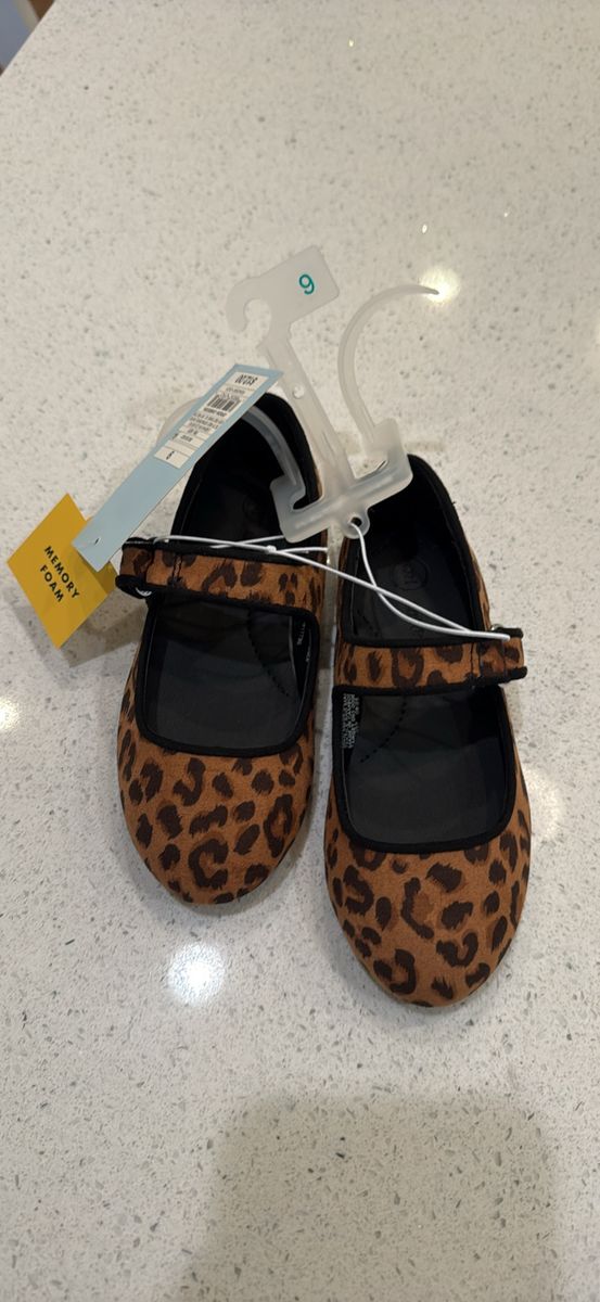 New with tags Cat & Jack Leopard Print Mary Jane Shoes Toddler Size 9