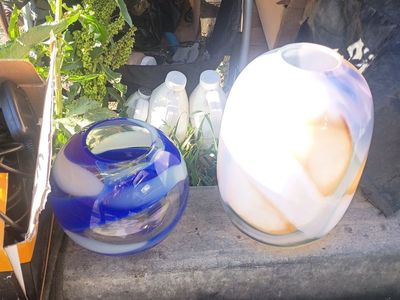 2 vases