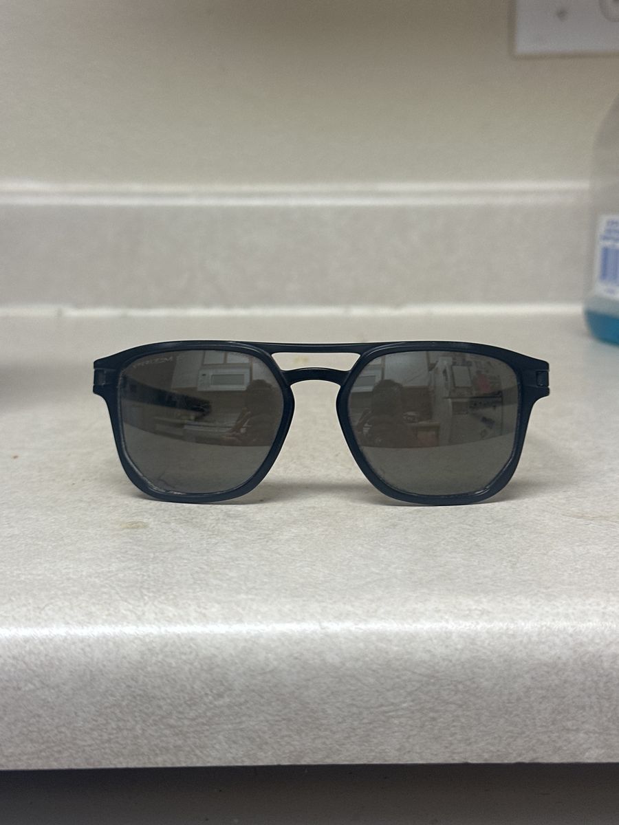 Oakley latch beta