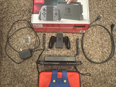 Like-New Original Nintendo Switch (Gray Joy‑Cons) – Complete Set + Bonuses