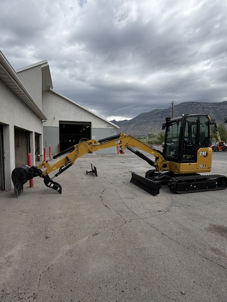 35 Class Mini Excavator for Rent. Cat 303.5 With Thumb and Blade