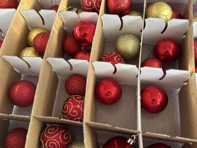 Red and gold Christmas tree decor