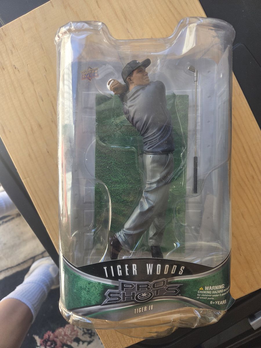 Sealed Upper Deck Pro Shots Tiger Woods Figure – Tiger III