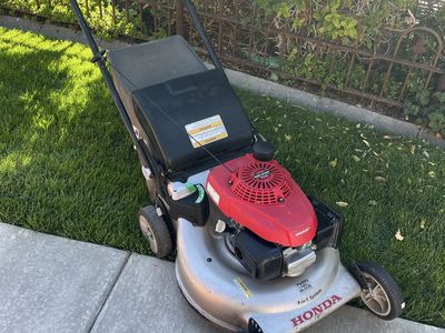 Honda self propelled lawnmower runs excellent!