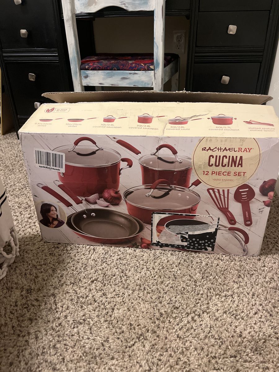 Brand New Rachel Ray 12-piece cooking set