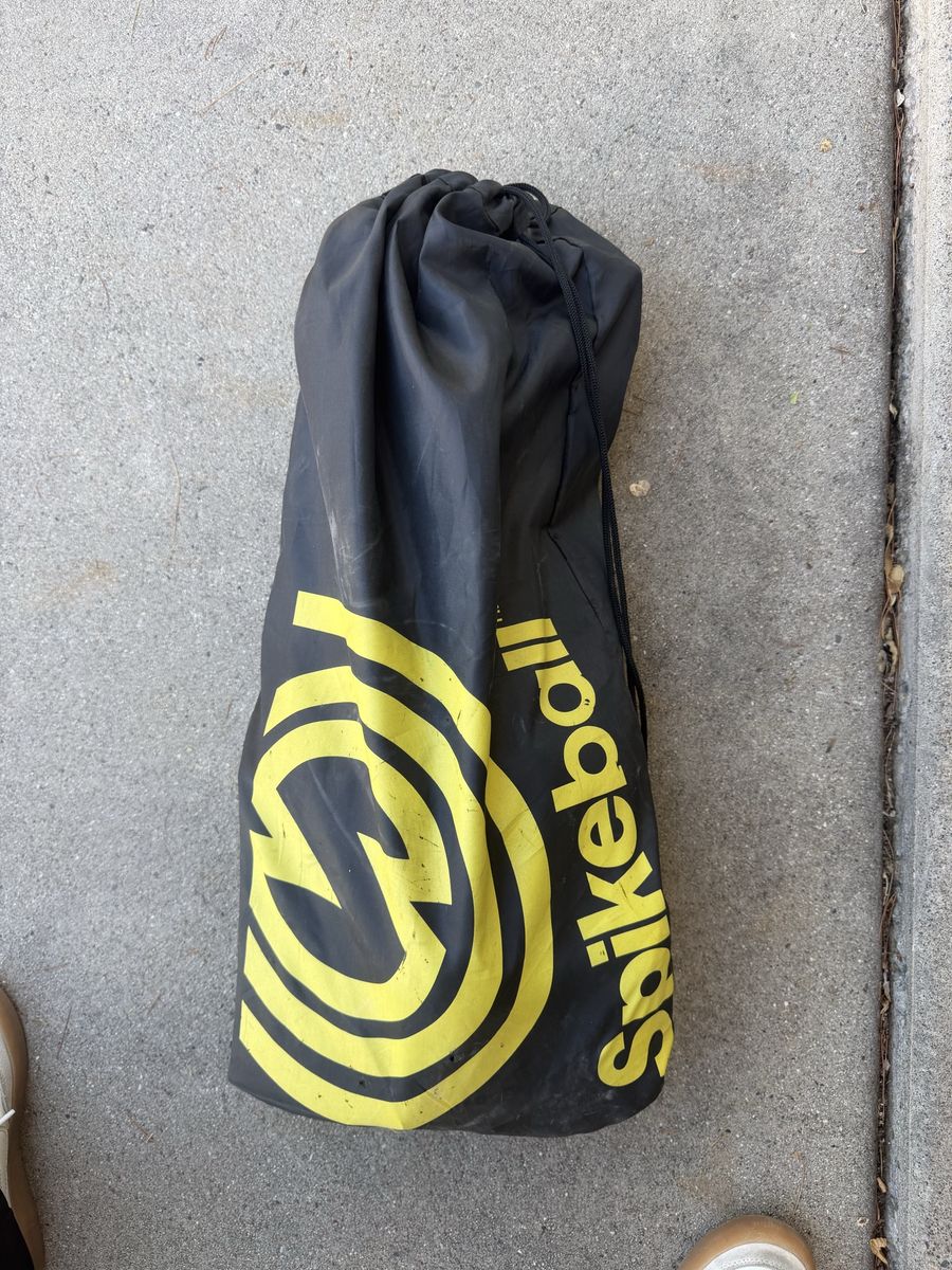 Spikeball set