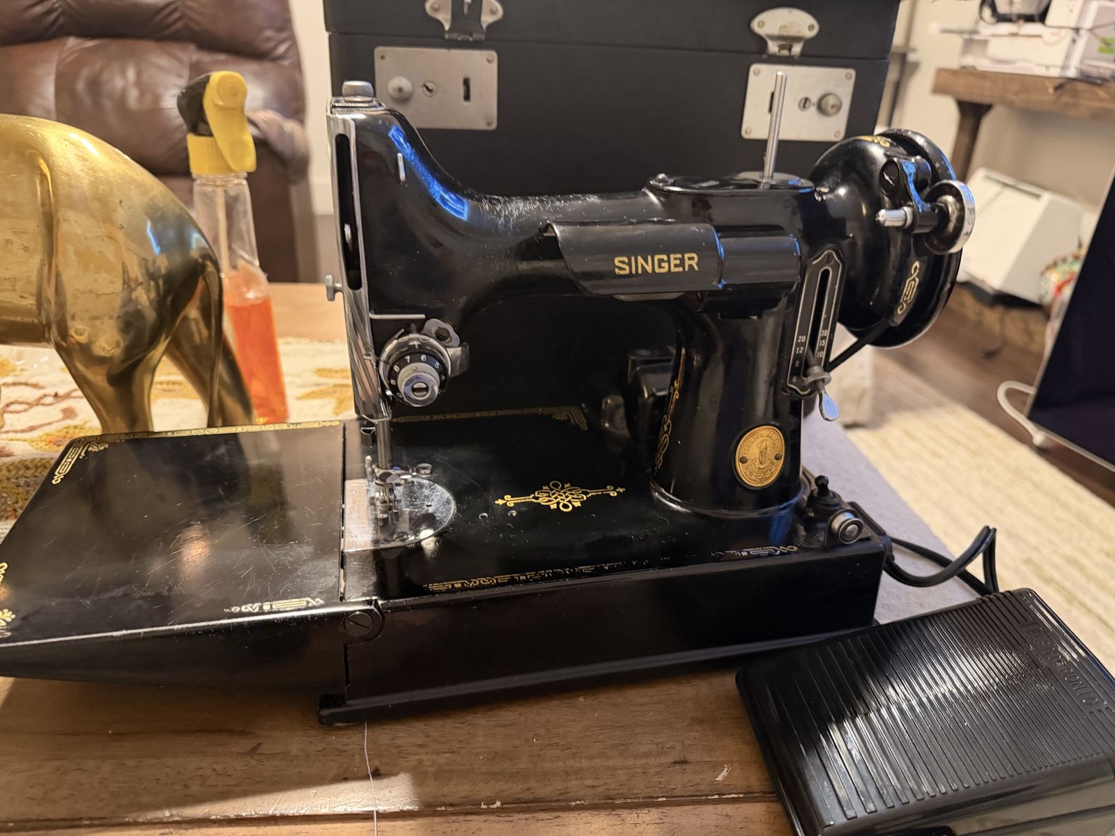 Vintage Singer Featherweight 221 Portable Sewing Machine with Case & Pedal